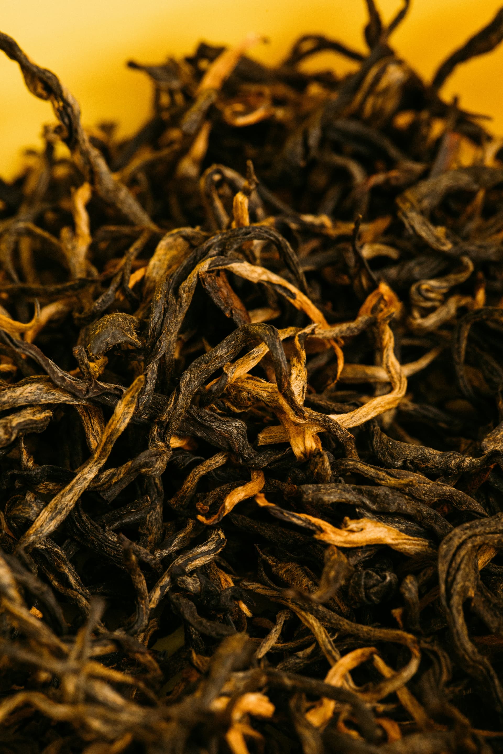 Hojicha roasted tea powder with warm brown color